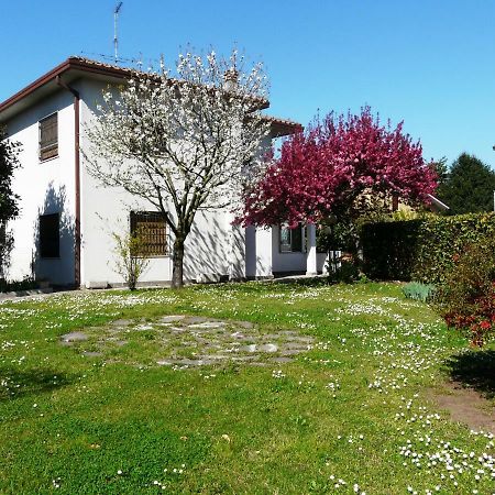 In Giardino B&B Cassina de' Pecchi Exteriör bild