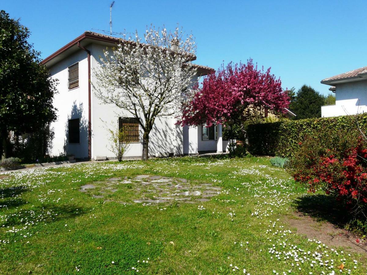 In Giardino B&B Cassina de' Pecchi Exteriör bild